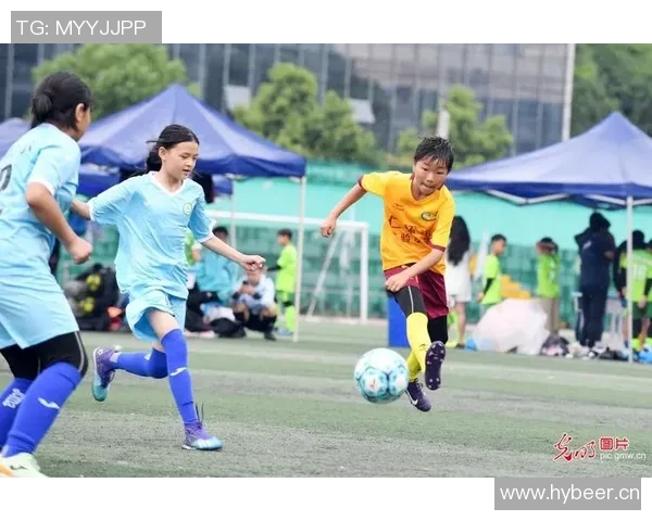 在绿茵场上追逐梦想的少年们挑选足球明星的热血成长故事 在绿茵场上追逐梦想的少年们挑选足球明星的热血成长故事